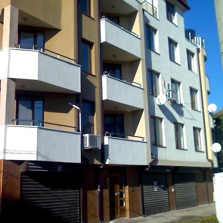 Asparuhov Guest Rooms And Apartments Varna Exterior photo