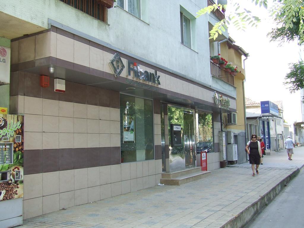 Asparuhov Guest Rooms And Apartments Varna Exterior photo