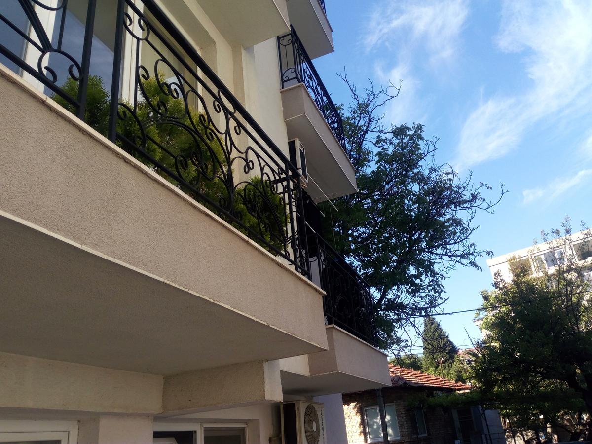 Asparuhov Guest Rooms And Apartments Varna Exterior photo